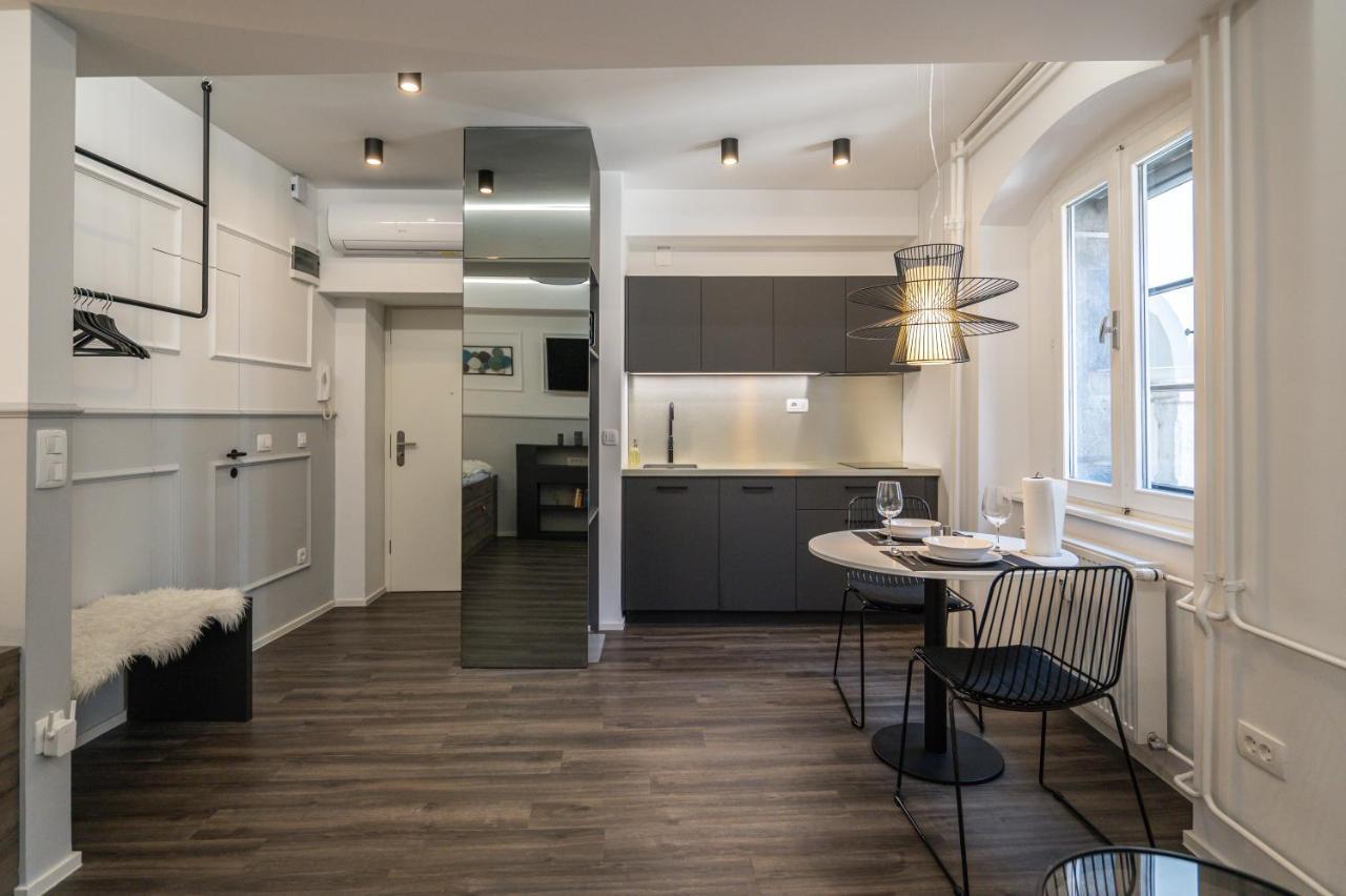 Strict City Apartments Ljubljana Ngoại thất bức ảnh