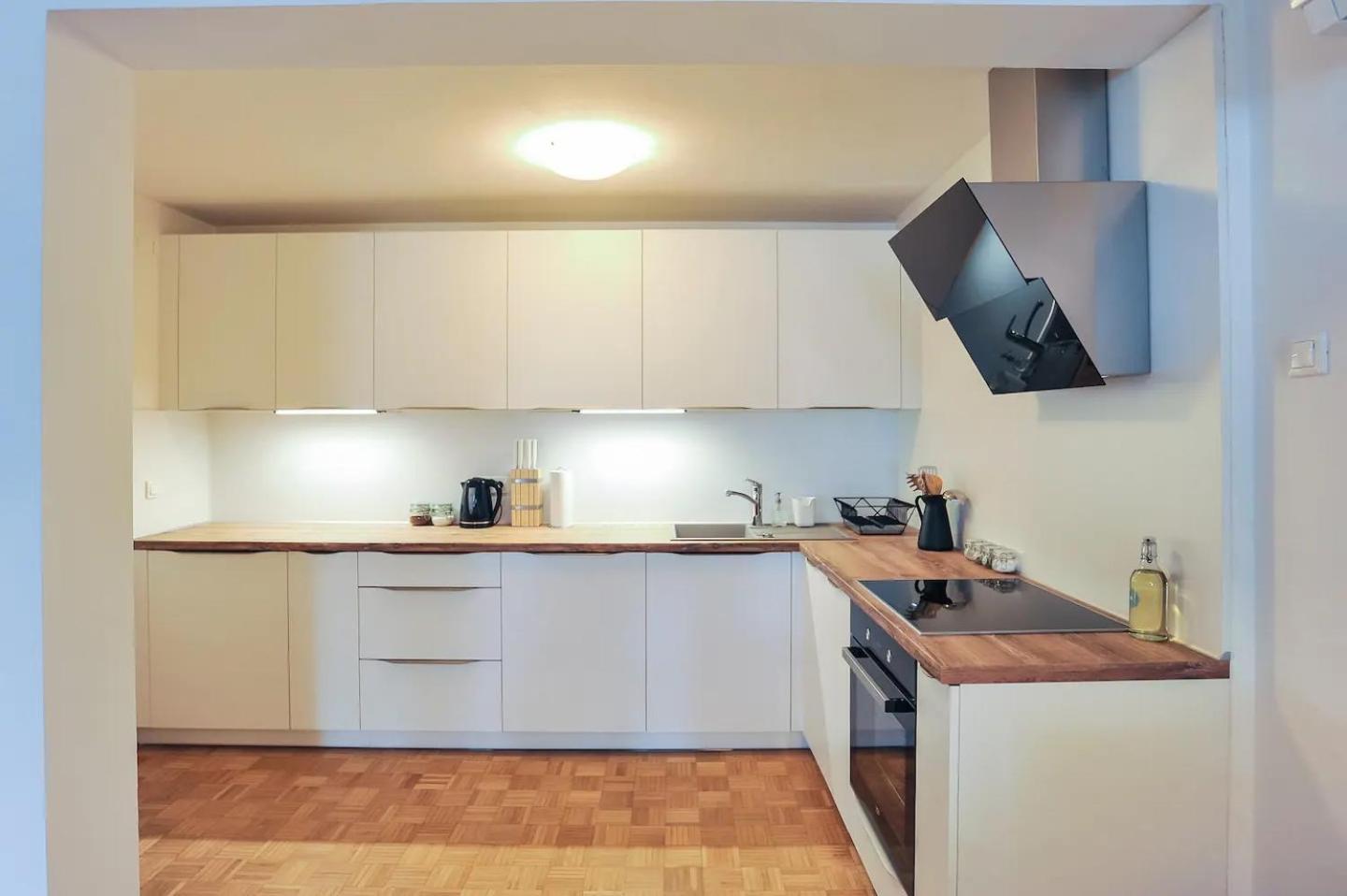 Strict City Apartments Ljubljana Ngoại thất bức ảnh