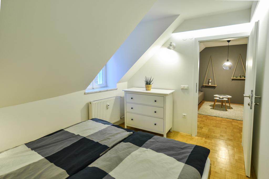 Strict City Apartments Ljubljana Ngoại thất bức ảnh