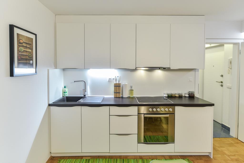 Strict City Apartments Ljubljana Ngoại thất bức ảnh