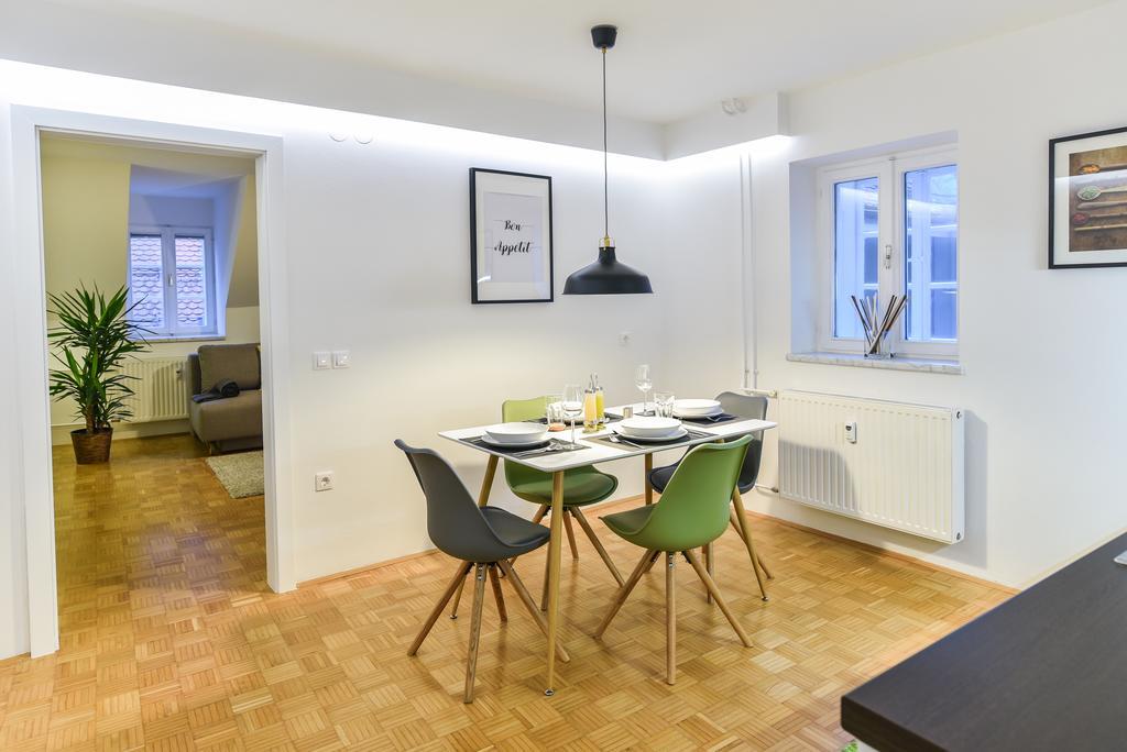 Strict City Apartments Ljubljana Ngoại thất bức ảnh