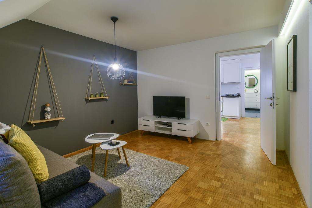 Strict City Apartments Ljubljana Ngoại thất bức ảnh